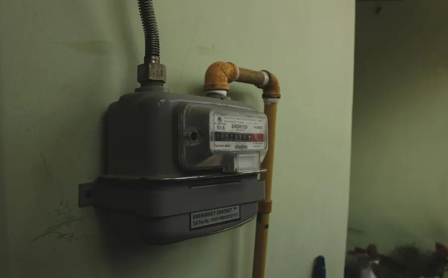 Medidor de gas domiciliario en un muro